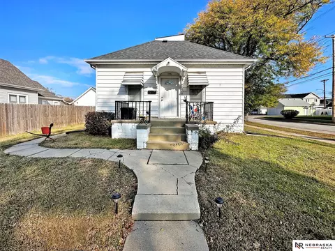 1146 New Hampshire St, Lincoln, NE 68508