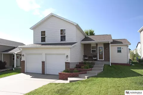 4341 W Thatcher Ln, Lincoln, NE 68528