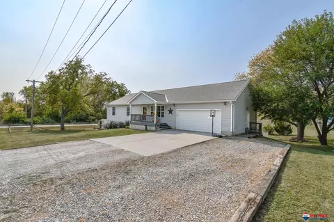 225 E St, Palmyra, NE 68418 photo 2
