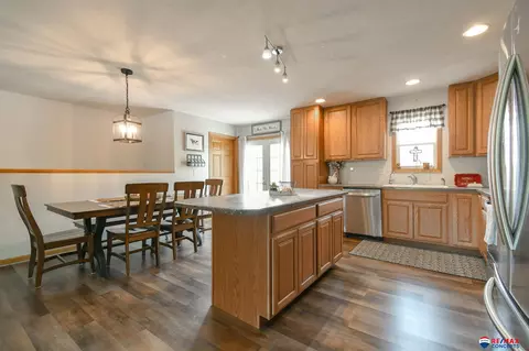 225 E St, Palmyra, NE 68418 photo 12