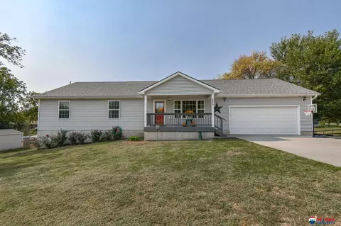 225 E St, Palmyra, NE 68418