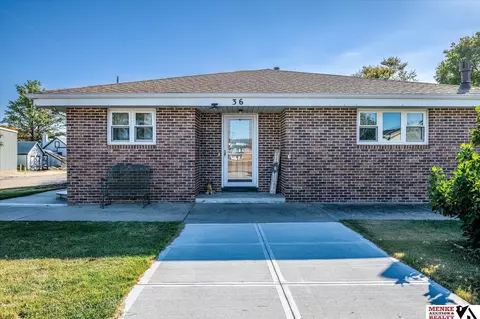 36 E Main St, Treynor, IA 51575