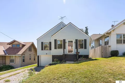 3027 Titus Ave, Omaha, NE 68112