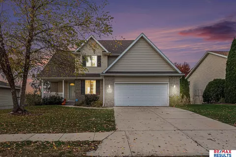 15830 Timberlane Dr, Omaha, NE 68136