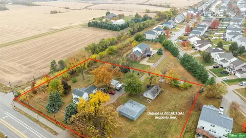 9001 Schram Rd, Papillion, NE 68046