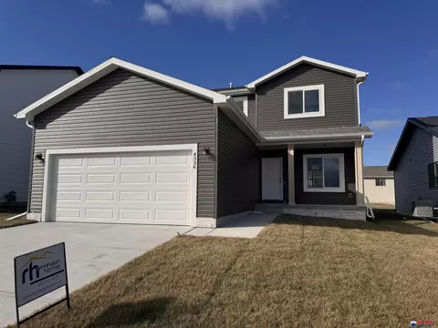 4336 Woodside Village Dr, Lincoln, NE 68528