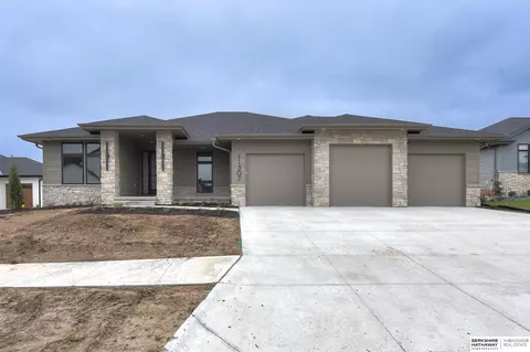 11307 S 190th St, Gretna, NE 68028