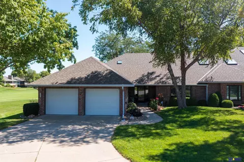 3931 Firethorn Ct, Lincoln, NE 68520