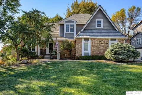 15708 Dewey Ave, Omaha, NE 68118
