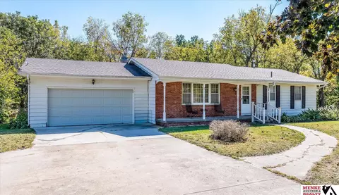 25133 Mcpherson Ave, Council Bluffs, IA 51503