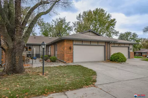 7200 Old Post Rd #3, Lincoln, NE 68506
