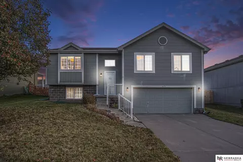 14719 Kansas Ave, Omaha, NE 68116