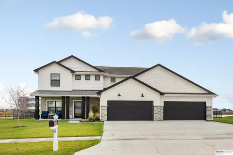 1970 N Kara Way, Fremont, NE 68025