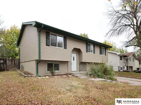 174 Mormon Trl, Lincoln, NE 68521