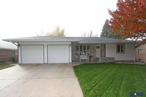 703 8th St, Milford, NE 68405