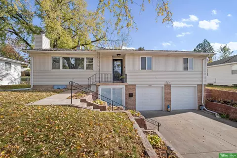 5105 S 129th St, Omaha, NE 68137