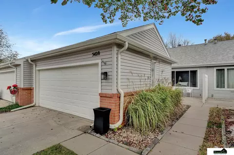 5428 Thies Cove Dr, Lincoln, NE 68516