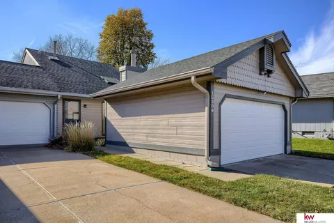 15309 T St, Omaha, NE 68137