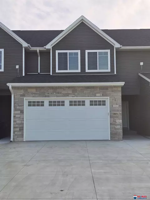 1871 Titan Pl, Hickman, NE 68372