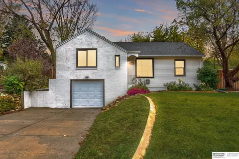 109 S 68th Ave, Omaha, NE 68132