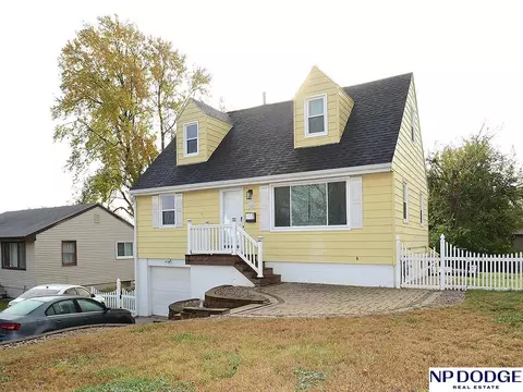 3405 Cornhusker Dr, Omaha, NE 68124