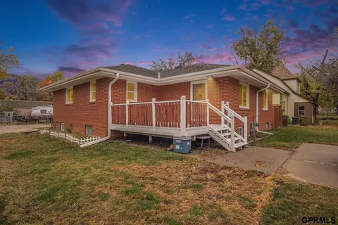 203 E 19th Ave, Bellevue, NE 68005