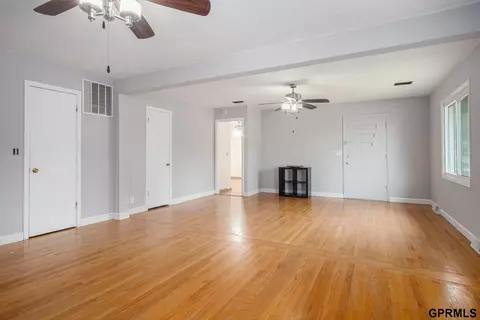 203 E 19th Ave, Bellevue, NE 68005 photo 5