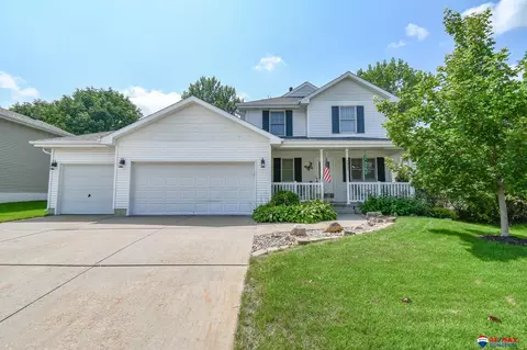 5457 NW 4th St, Lincoln, NE 68521