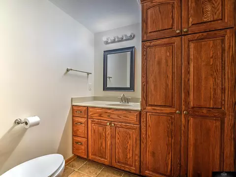 Bath - 9820 NW 126th St, Malcolm, NE 68402 photo 7 of 8