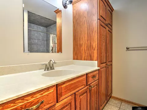 Bath - 9820 NW 126th St, Malcolm, NE 68402 photo 5 of 8