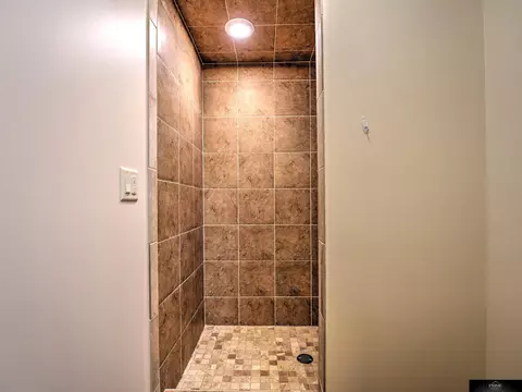 Bath - 9820 NW 126th St, Malcolm, NE 68402 photo 8 of 8