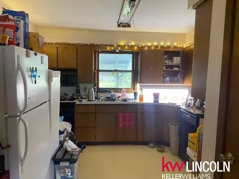 Kitchen - 723 N 16 St, Beatrice, NE 68310 photo 5 of 6