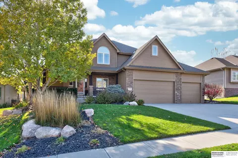 19707 J St, Omaha, NE 68135