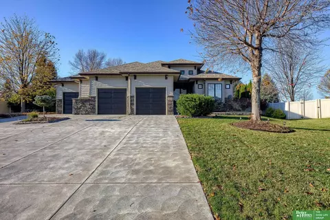 12732 S 83rd St, Papillion, NE 68046