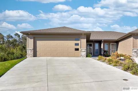 17124 Nicholas Cir, Omaha, NE 68118
