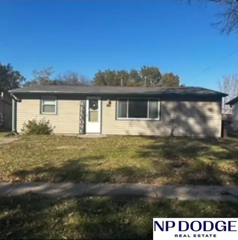7320 Cuming St, Lincoln, NE 68507