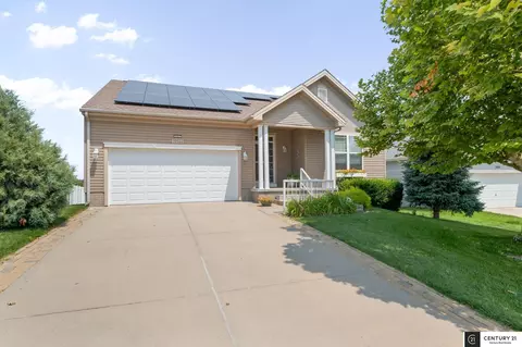 10522 Potter St, Omaha, NE 68122