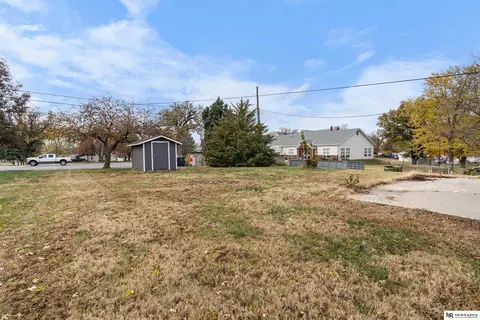 565 Cedar St, Springfield, NE 68059 photo 4