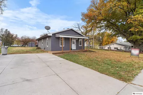 565 Cedar St, Springfield, NE 68059 photo 3