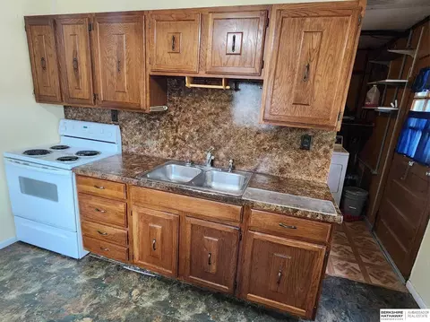 1107 N 8th St, Beatrice, NE 68310 photo 9