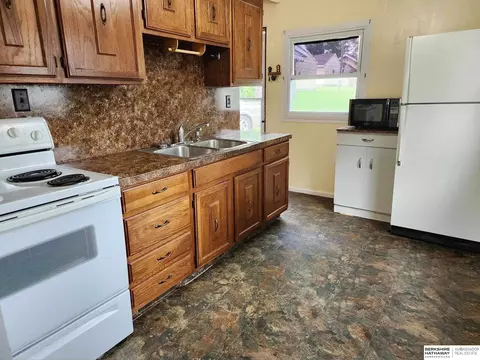 1107 N 8th St, Beatrice, NE 68310 photo 8
