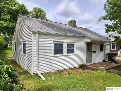 1107 N 8th St, Beatrice, NE 68310 photo 3