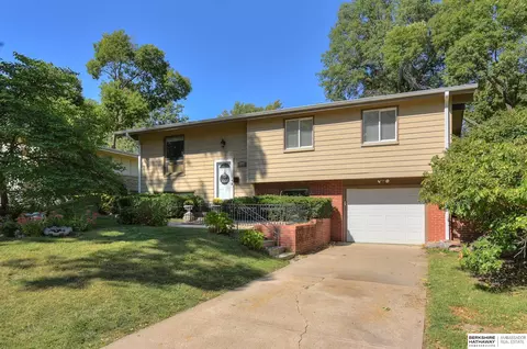 13426 Trendwood Dr, Omaha, NE 68144