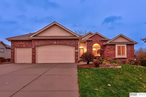 17321 Emmet St, Omaha, NE 68116