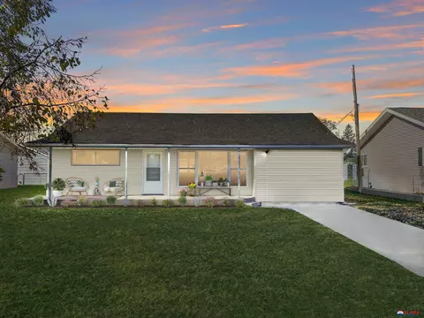 1417 M St, Cozad, NE 69130