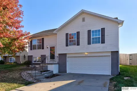 17851 Margo St, Omaha, NE 68136