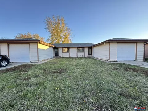 321-325 Knox St, Lincoln, NE 68521