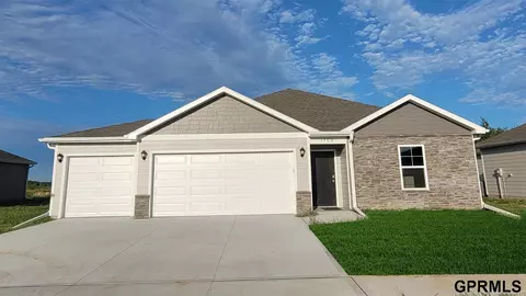 1702 Taylor Ln, Fremont, NE 68025
