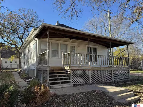 1027 N Platte Ave, York, NE 68467