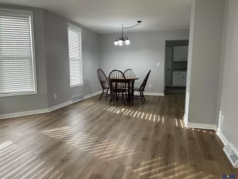 1213 Bell St, Beatrice, NE 68310 photo 7